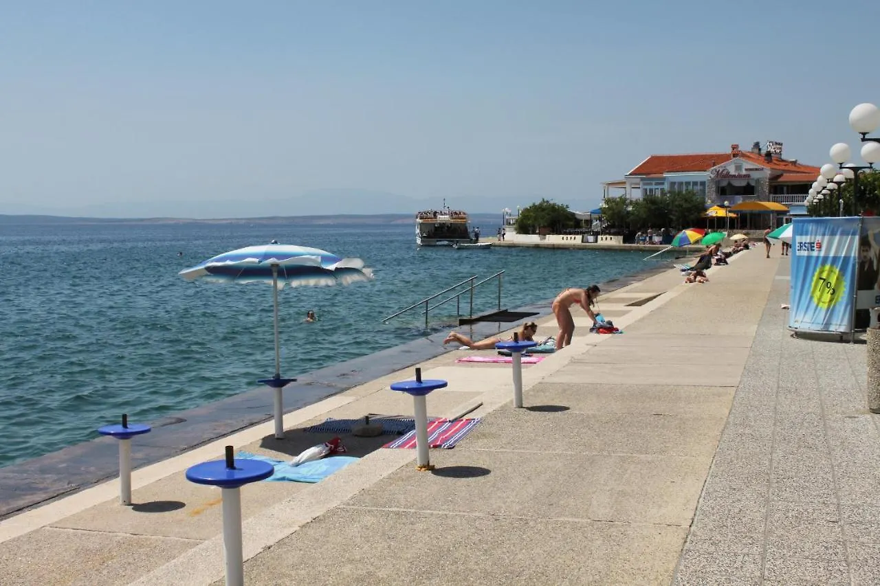 Apartments And Rooms With Parking Space Selce, Crikvenica - 2362 2*, Selce