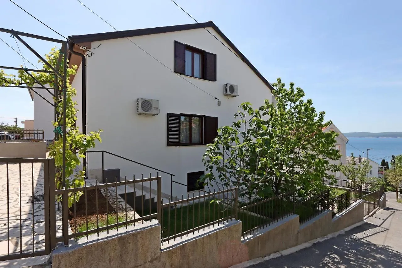 Apartments And Rooms With Parking Space Selce, Crikvenica - 2362 Gasthuis
