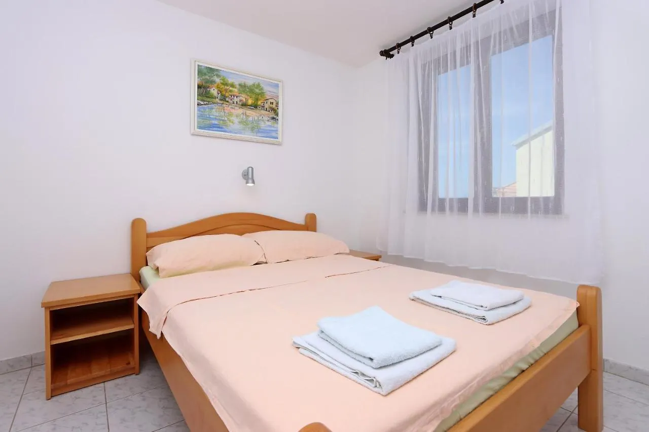 Apartments And Rooms With Parking Space Selce, Crikvenica - 2362 Gasthuis Selce